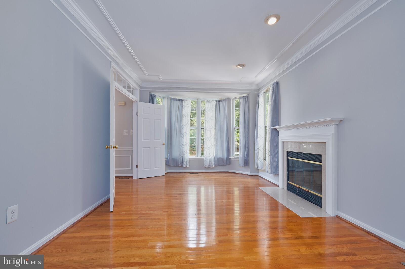 Real estate listing preview #3