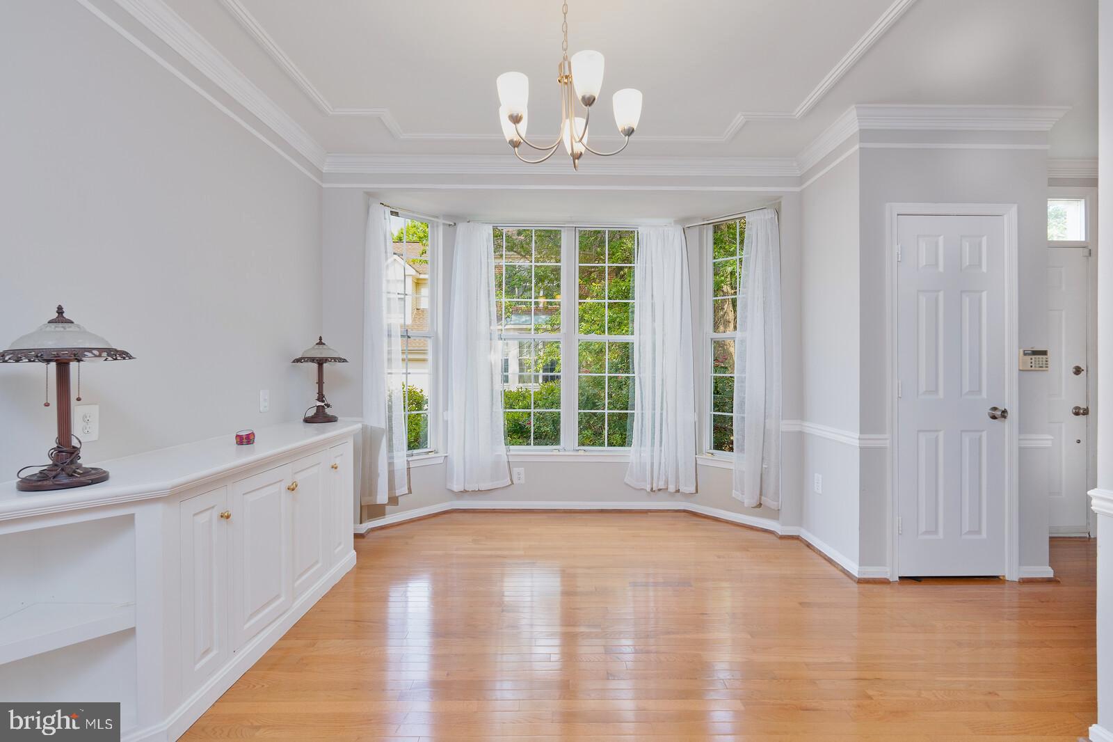 Real estate listing preview #6