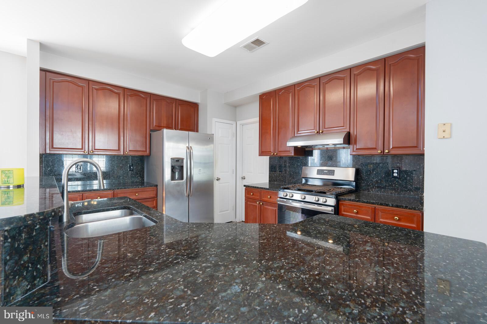 Real estate listing preview #10