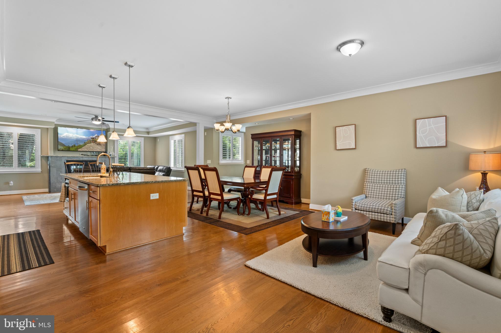 Real estate listing preview #8