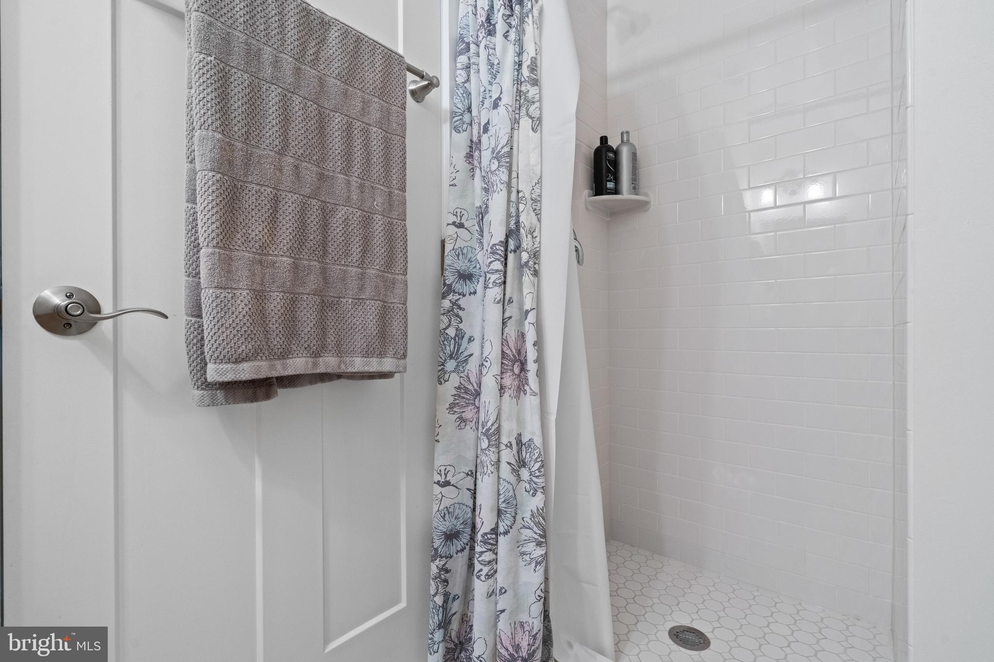 Real estate listing preview #24