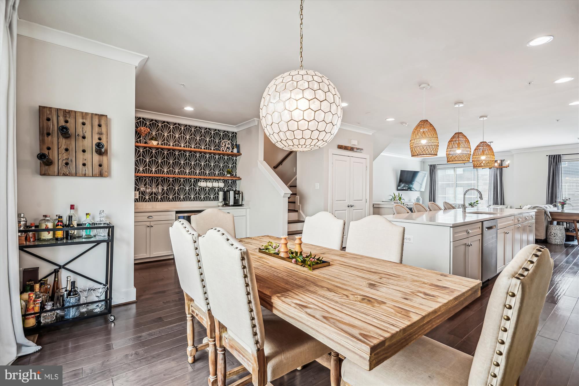 Real estate listing preview #8