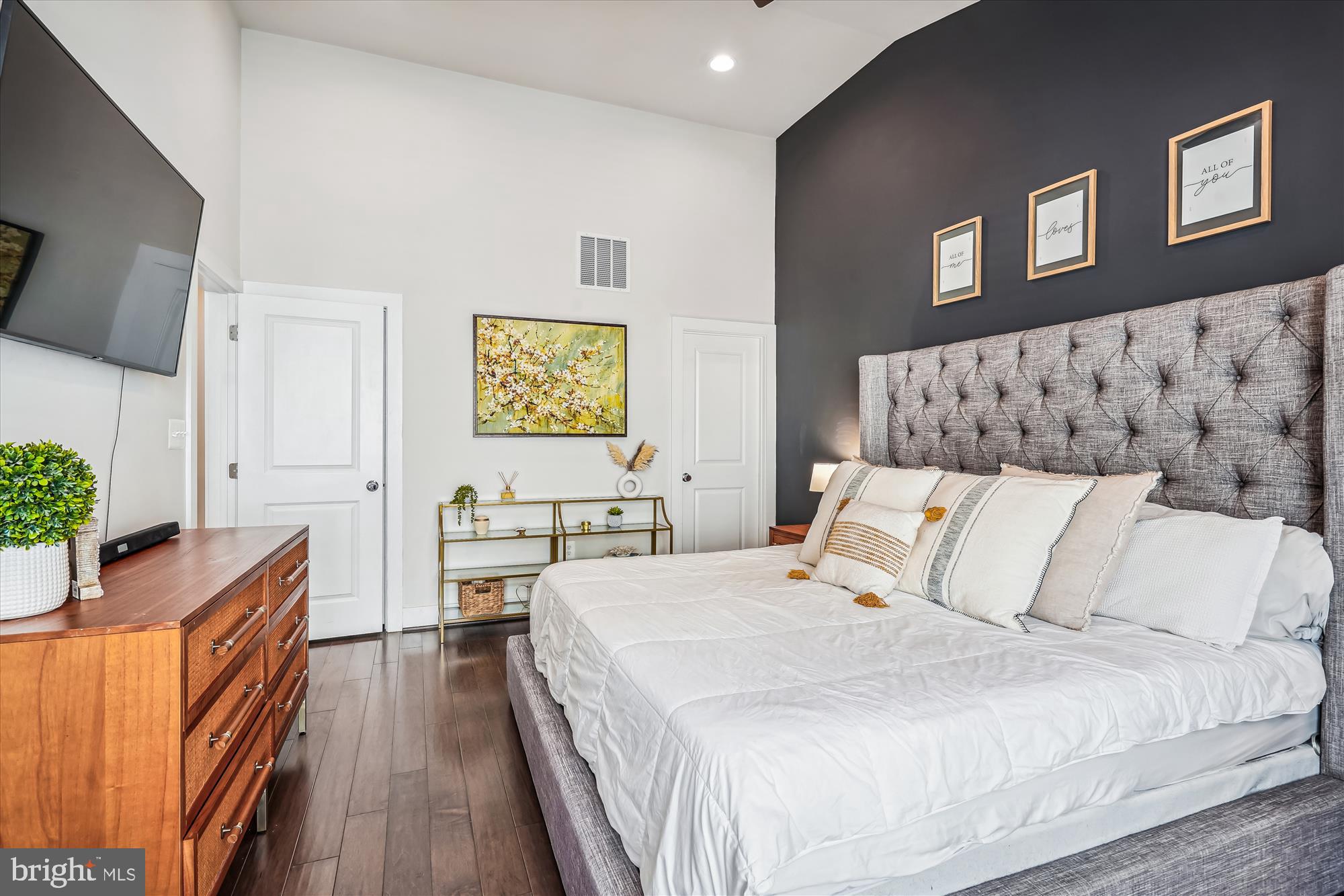 Real estate listing preview #15