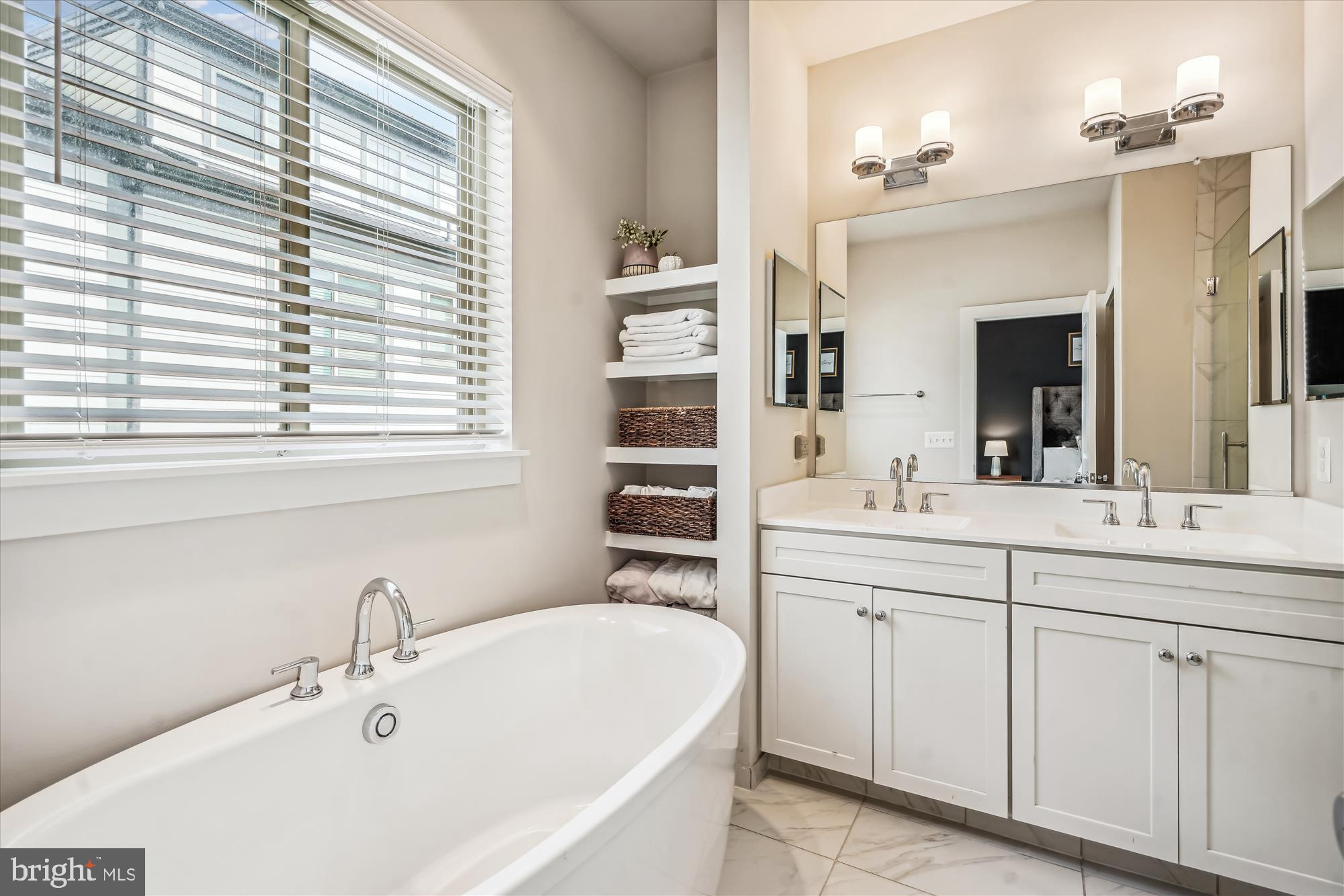 Real estate listing preview #16