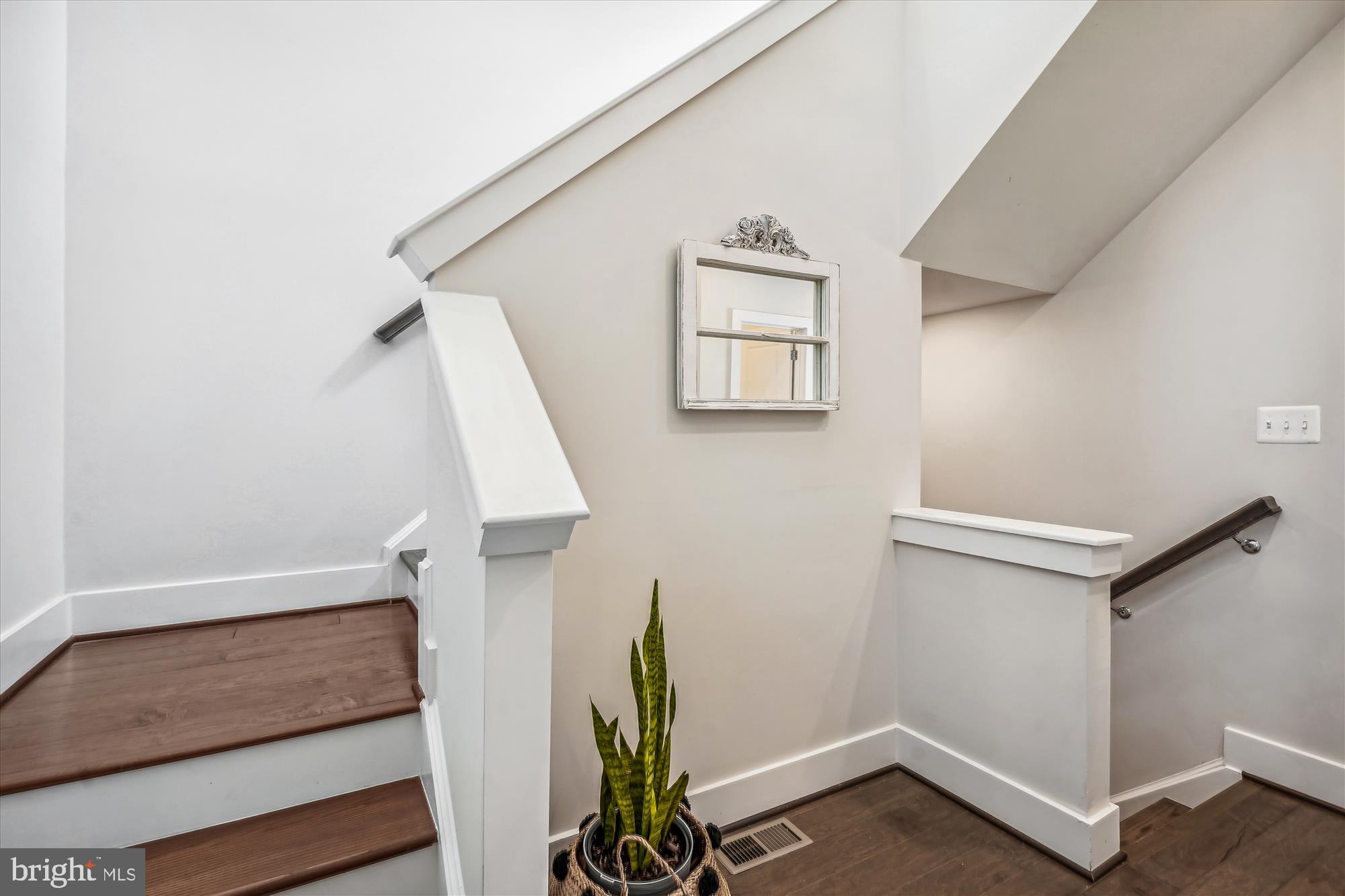 Real estate listing preview #23