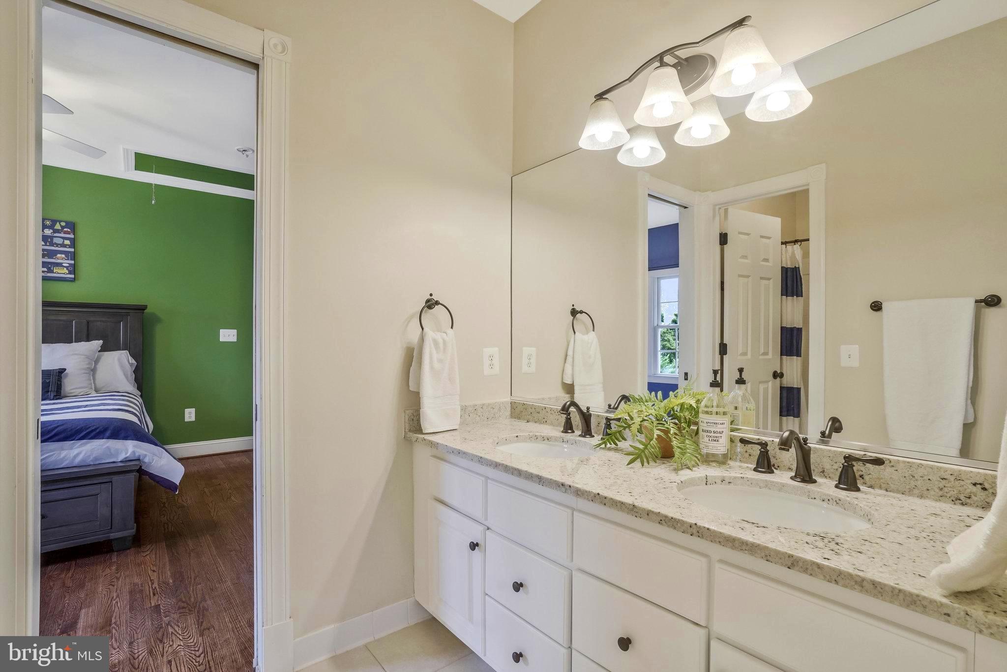 Real estate listing preview #54