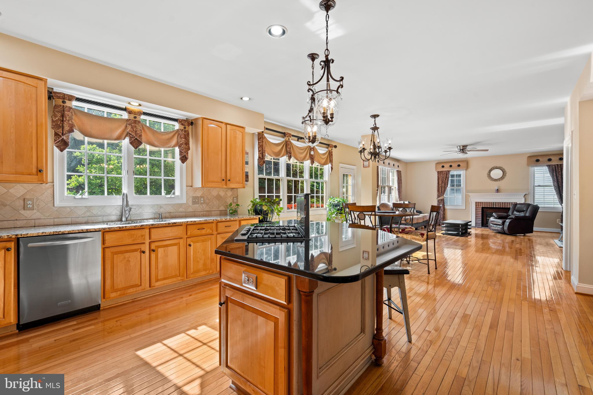 Real estate listing preview #11