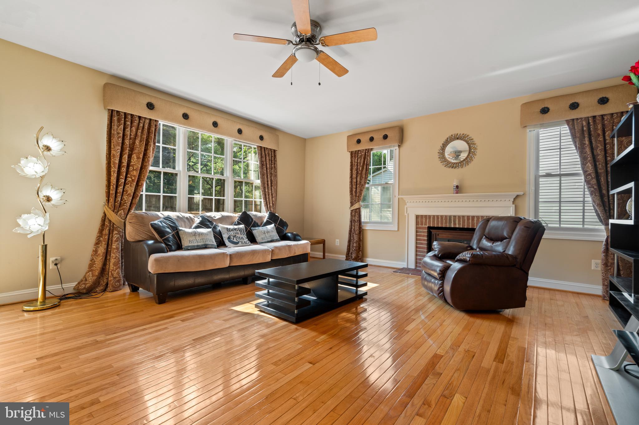 Real estate listing preview #16