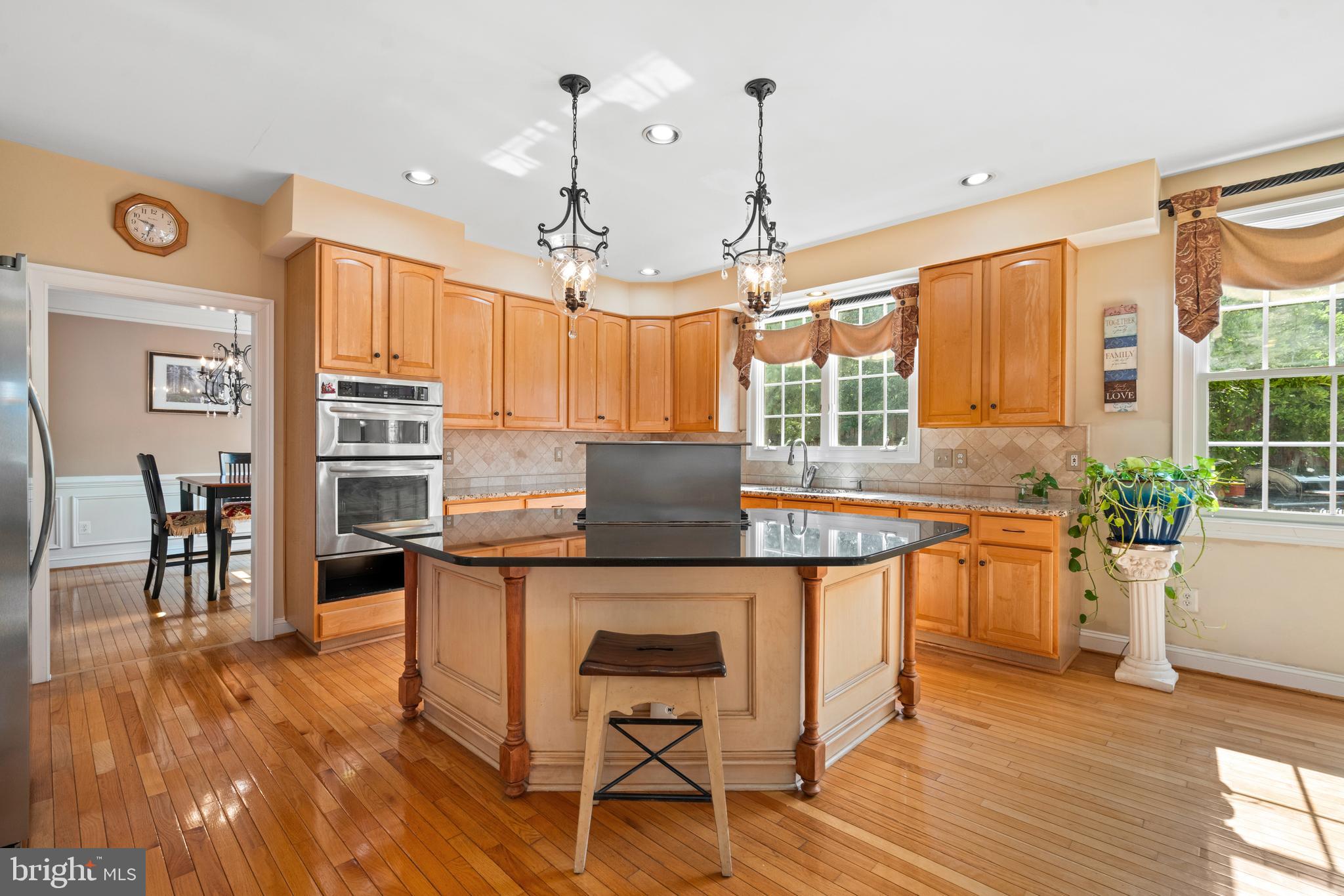 Real estate listing preview #13