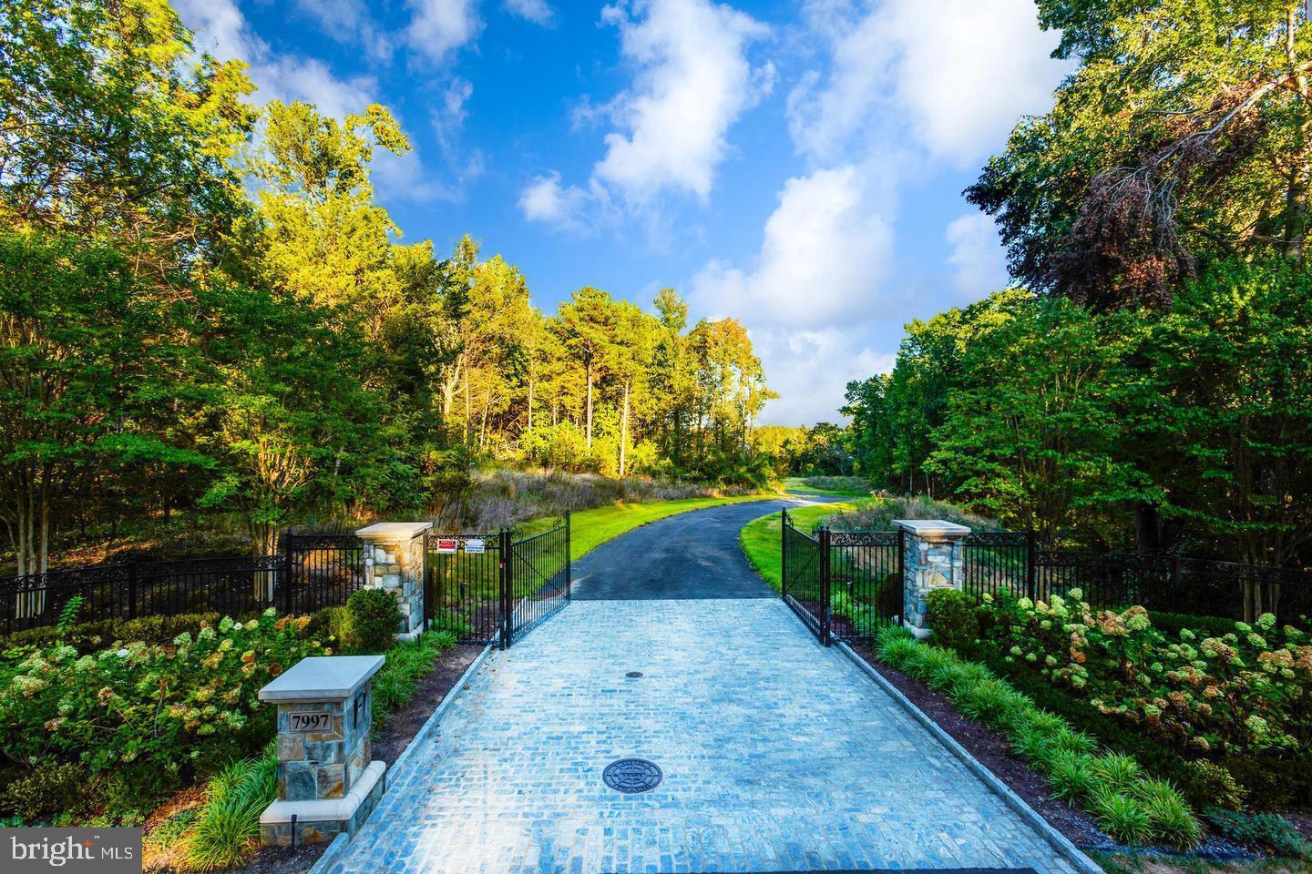 Real estate listing preview #2