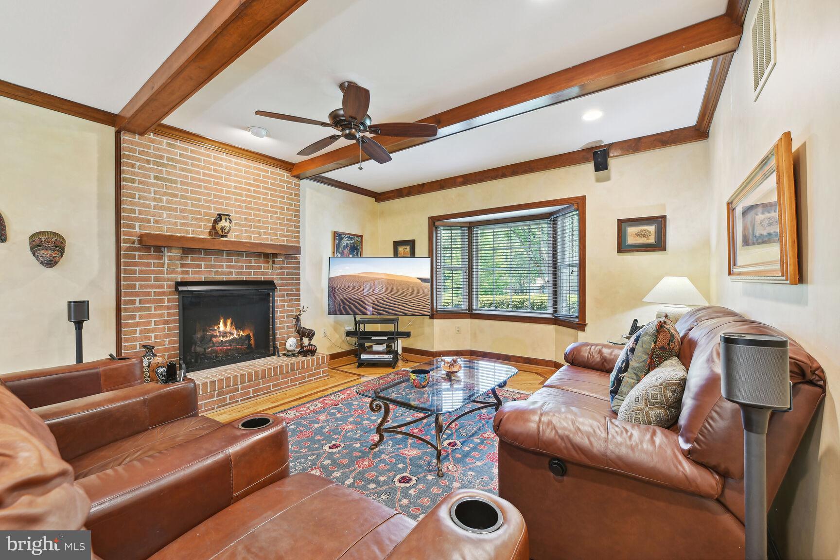 Real estate listing preview #6