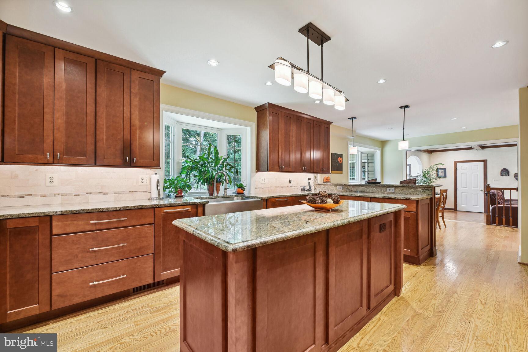 Real estate listing preview #14