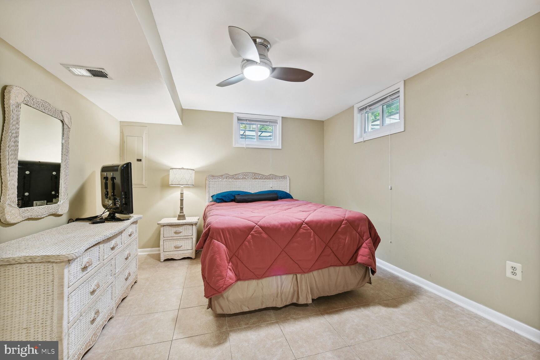 Real estate listing preview #18