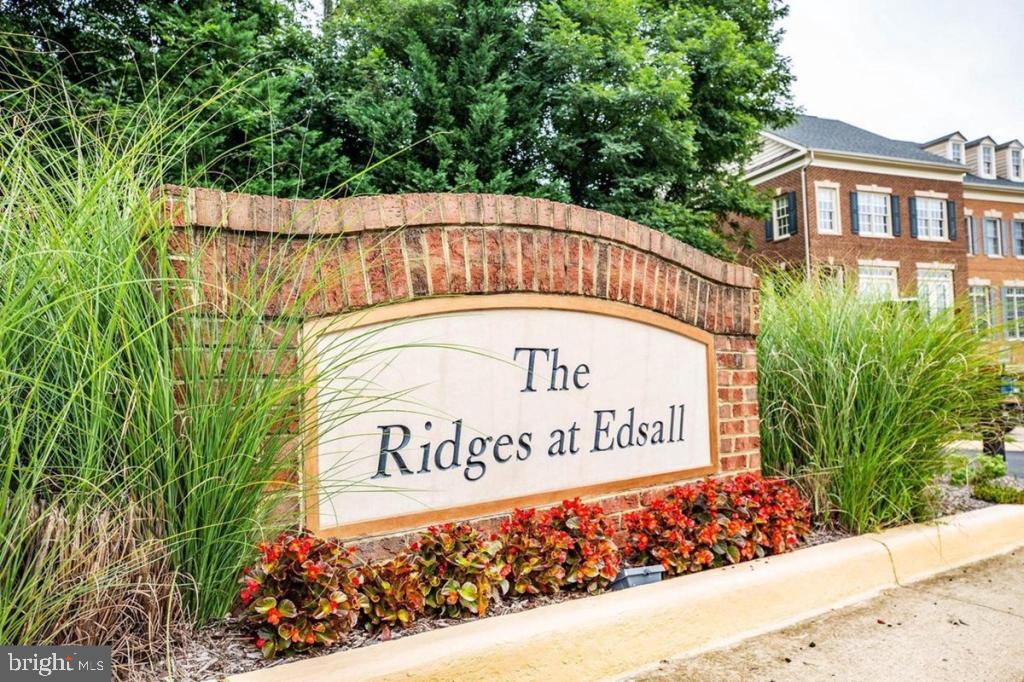 Real estate listing preview #18