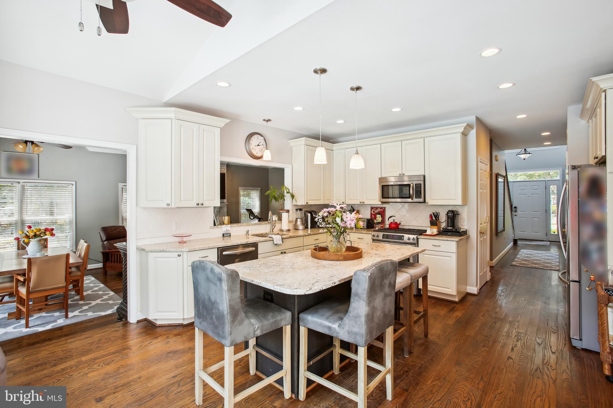 Real estate listing preview #14