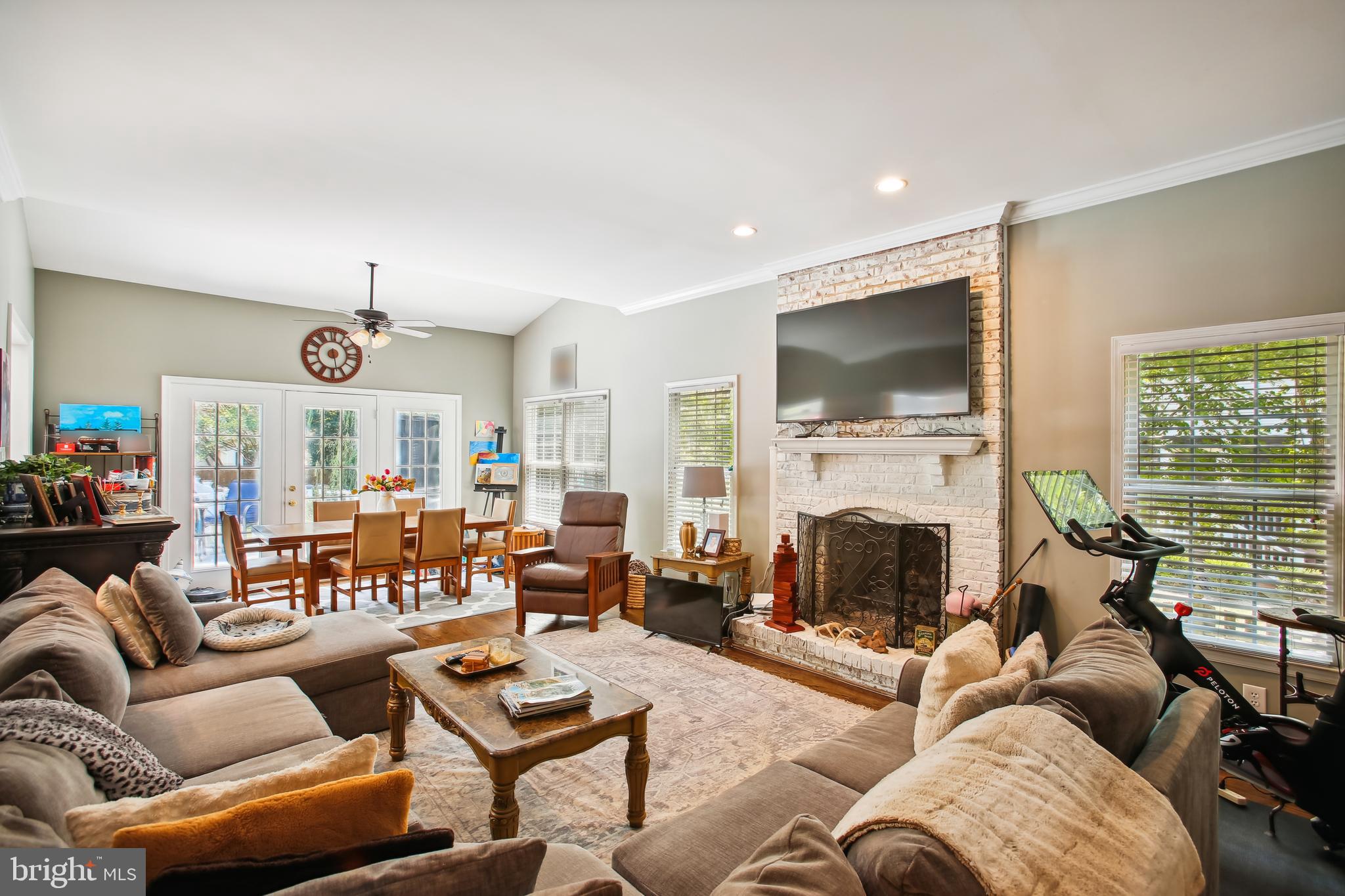 Real estate listing preview #16