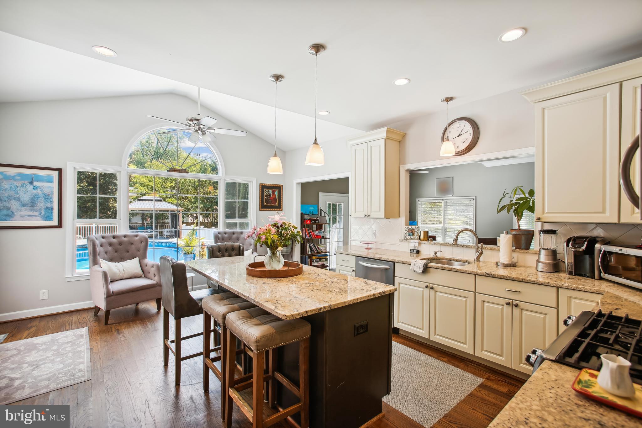 Real estate listing preview #13