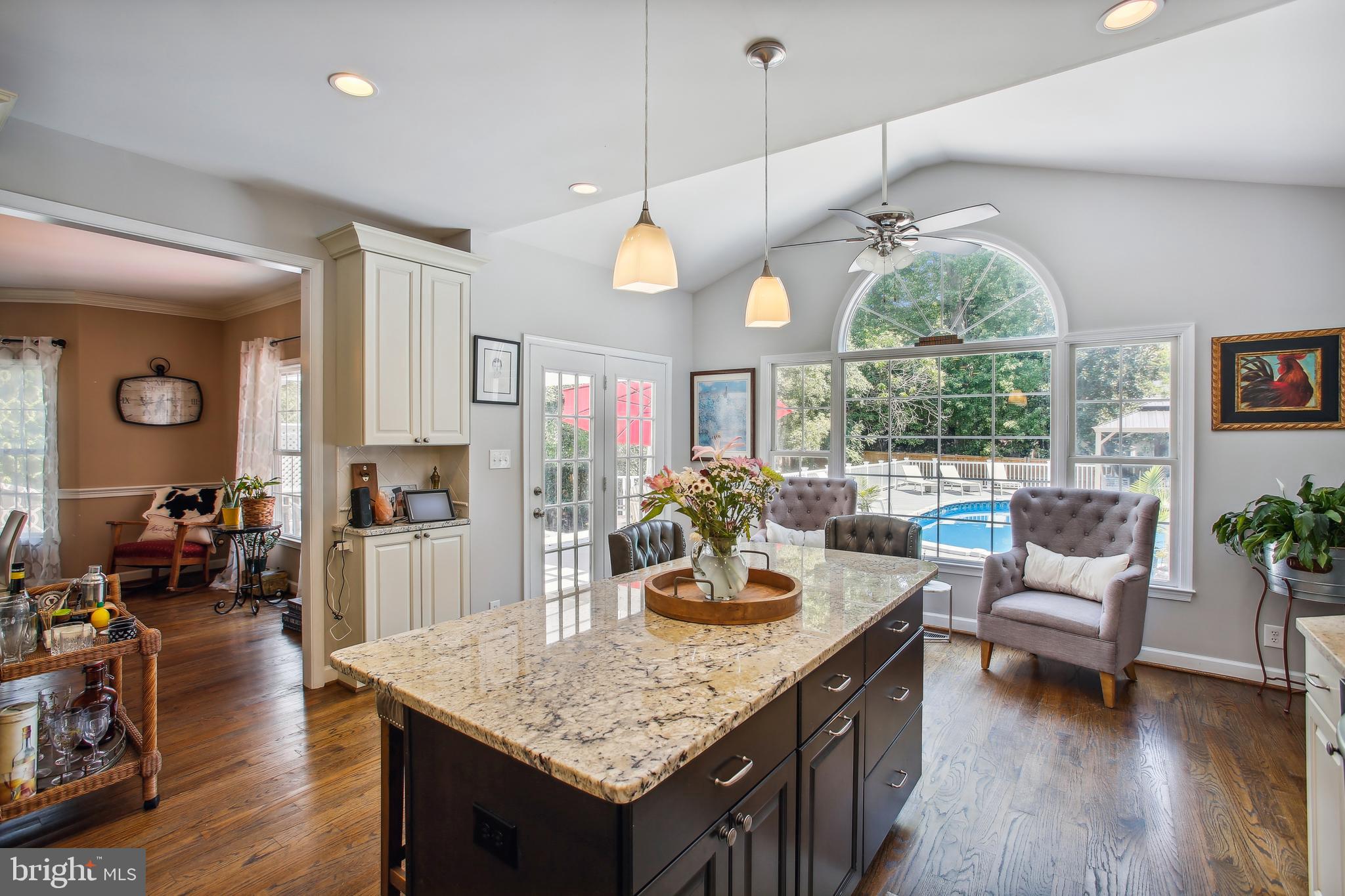 Real estate listing preview #12