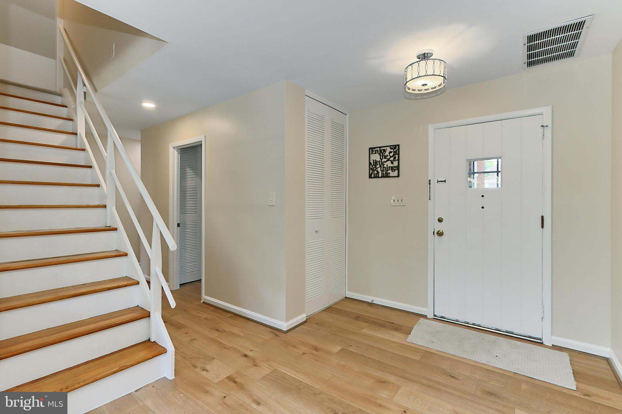 Real estate listing preview #4