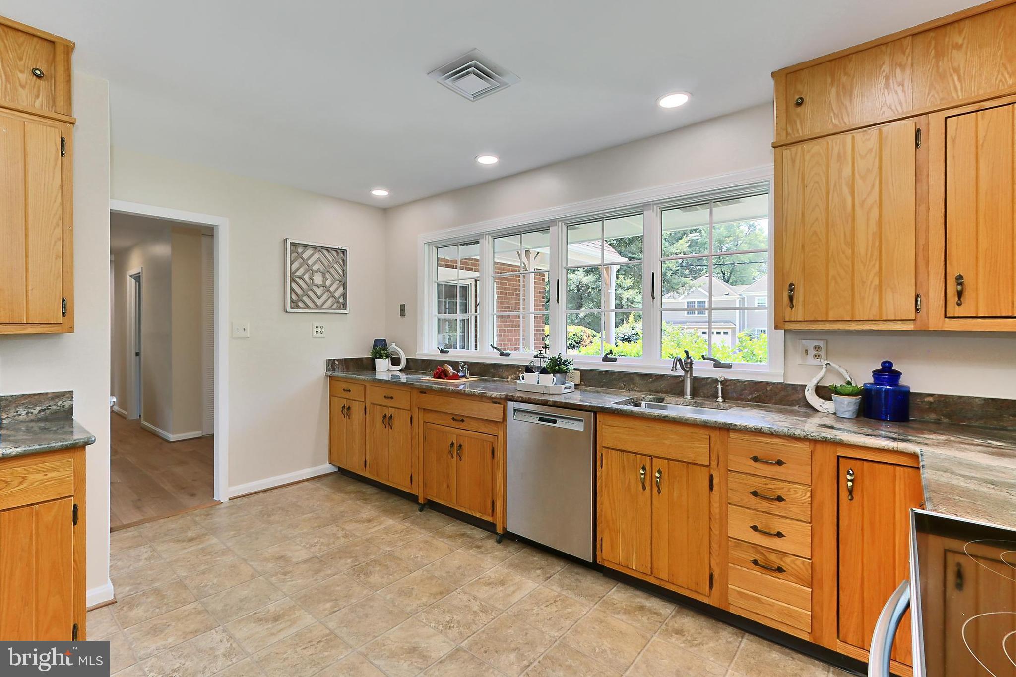 Real estate listing preview #15