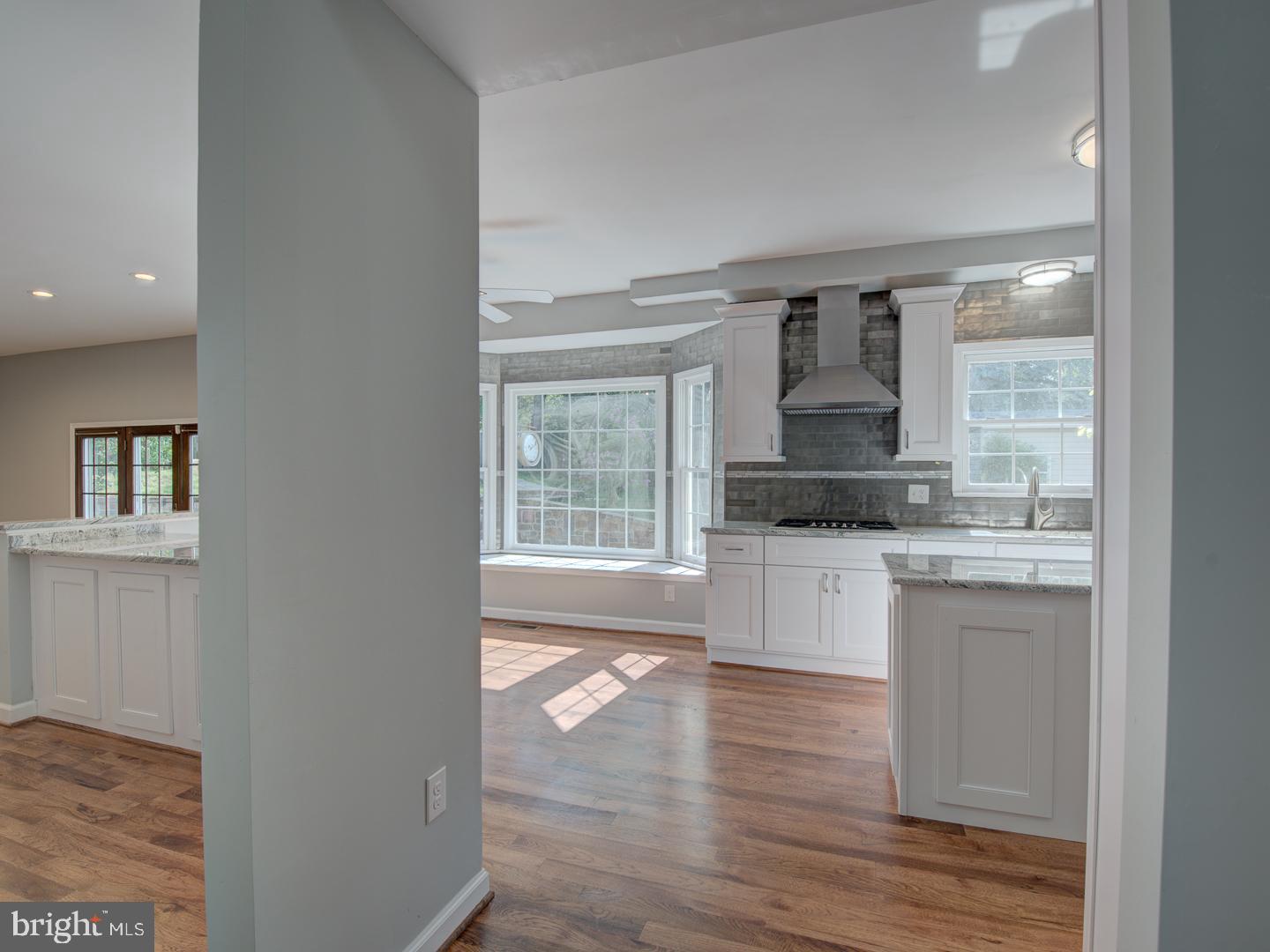 Real estate listing preview #24