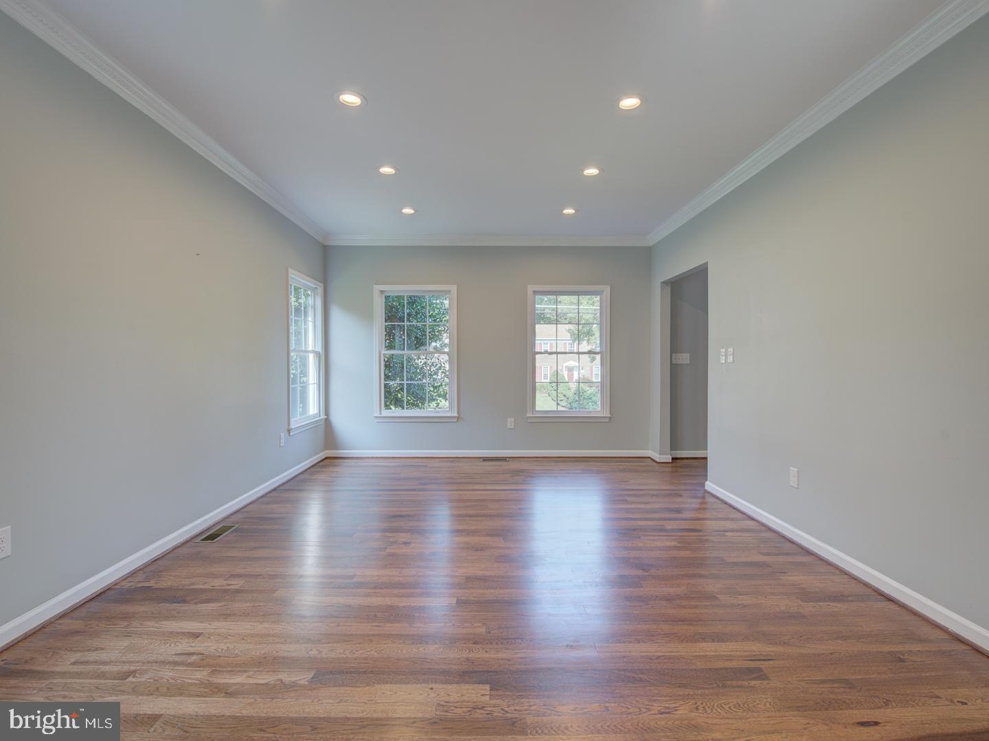 Real estate listing preview #17