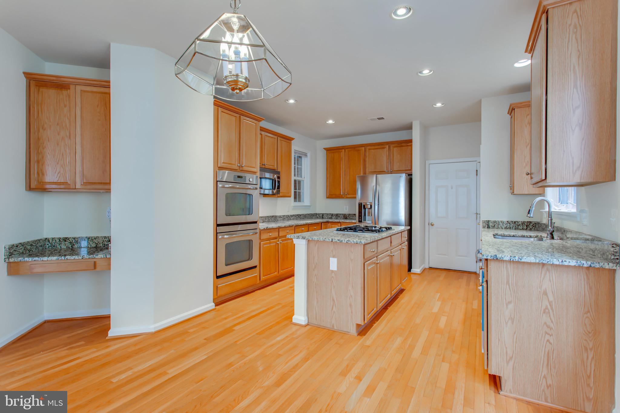 Real estate listing preview #8