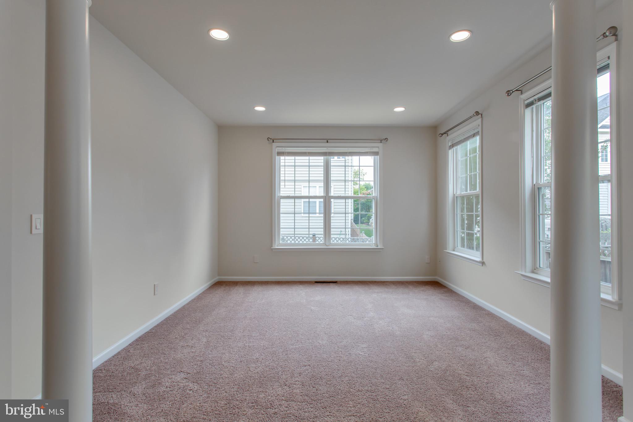 Real estate listing preview #16