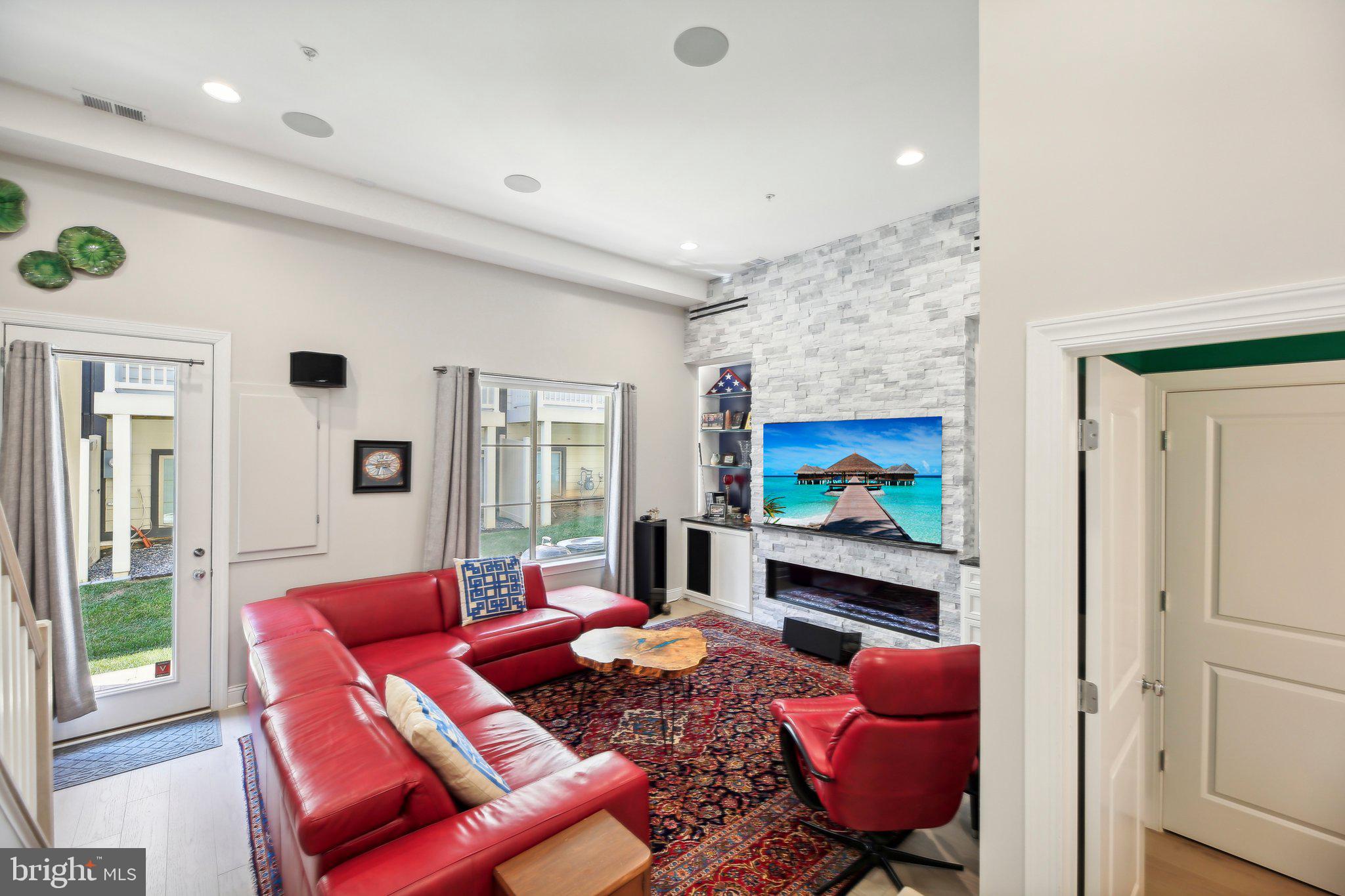 Real estate listing preview #11