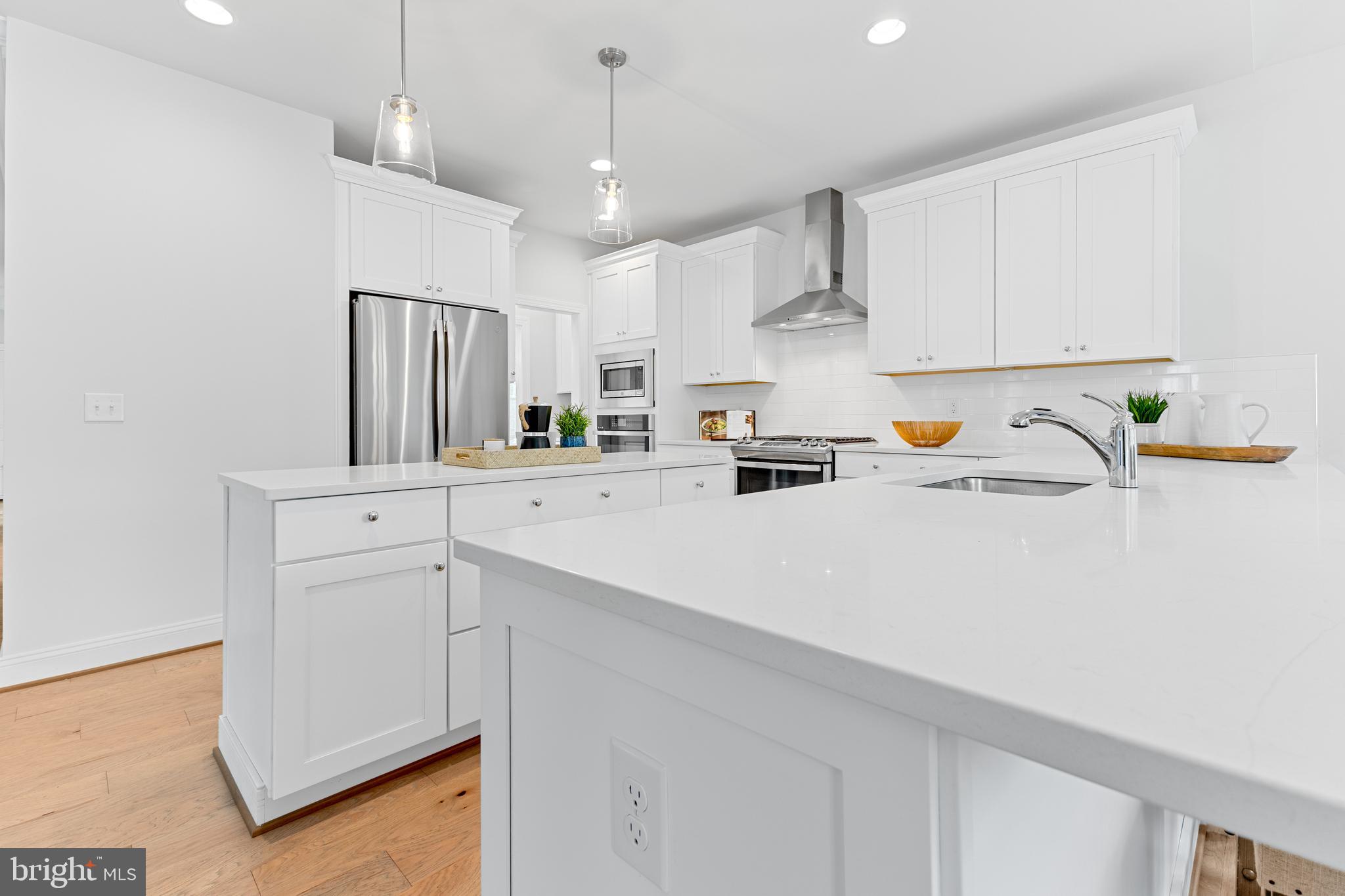 Real estate listing preview #16