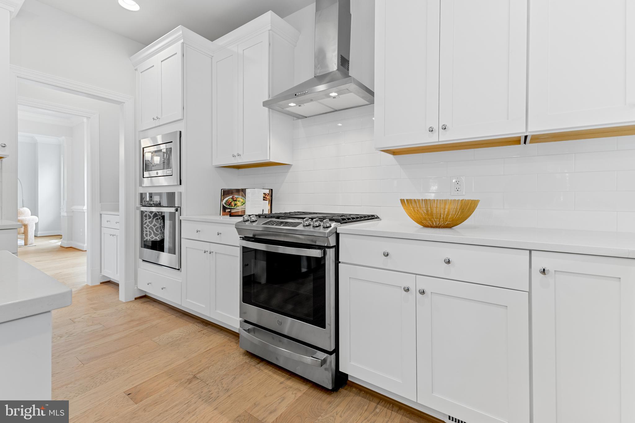 Real estate listing preview #17