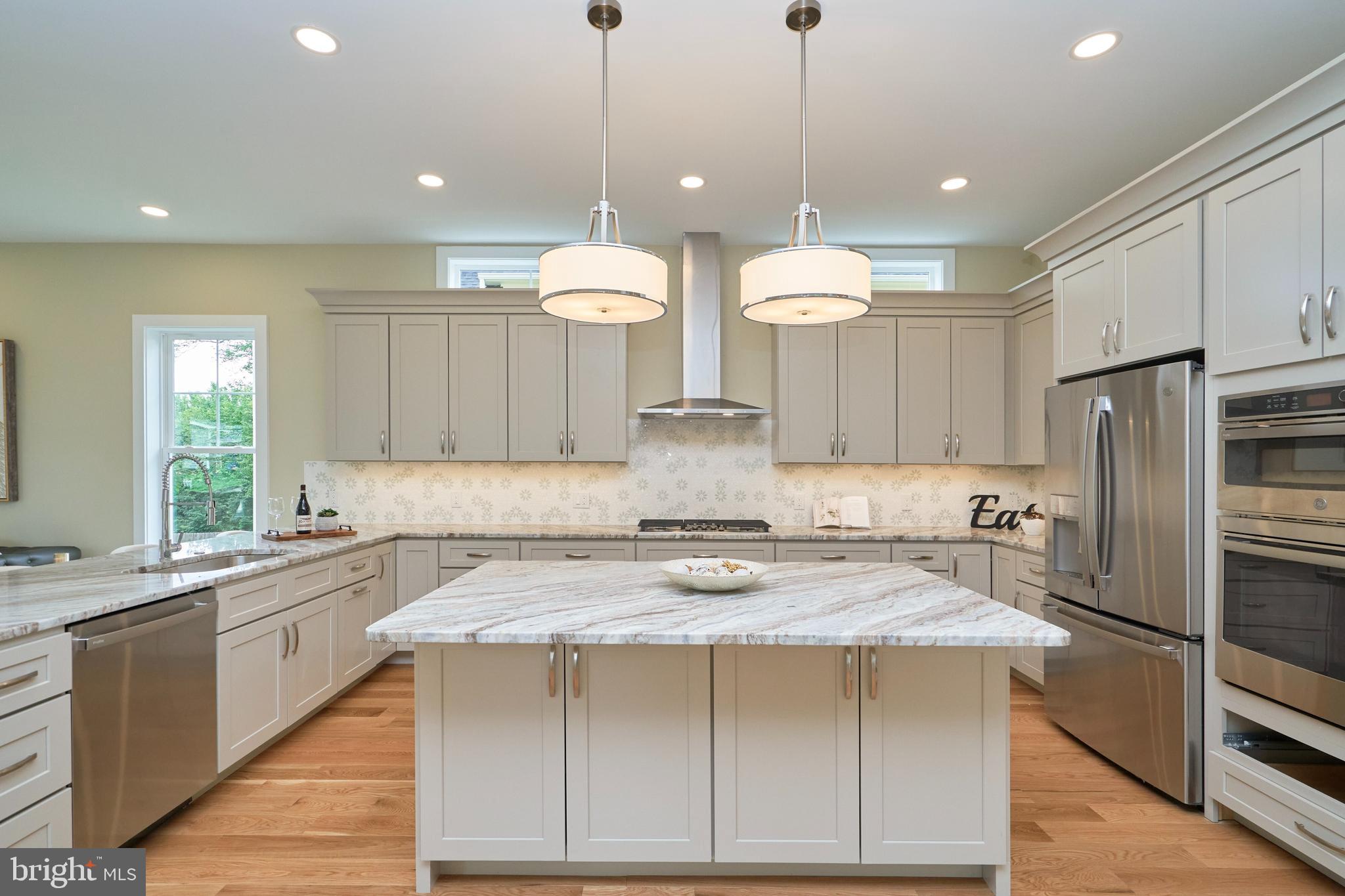 Real estate listing preview #1