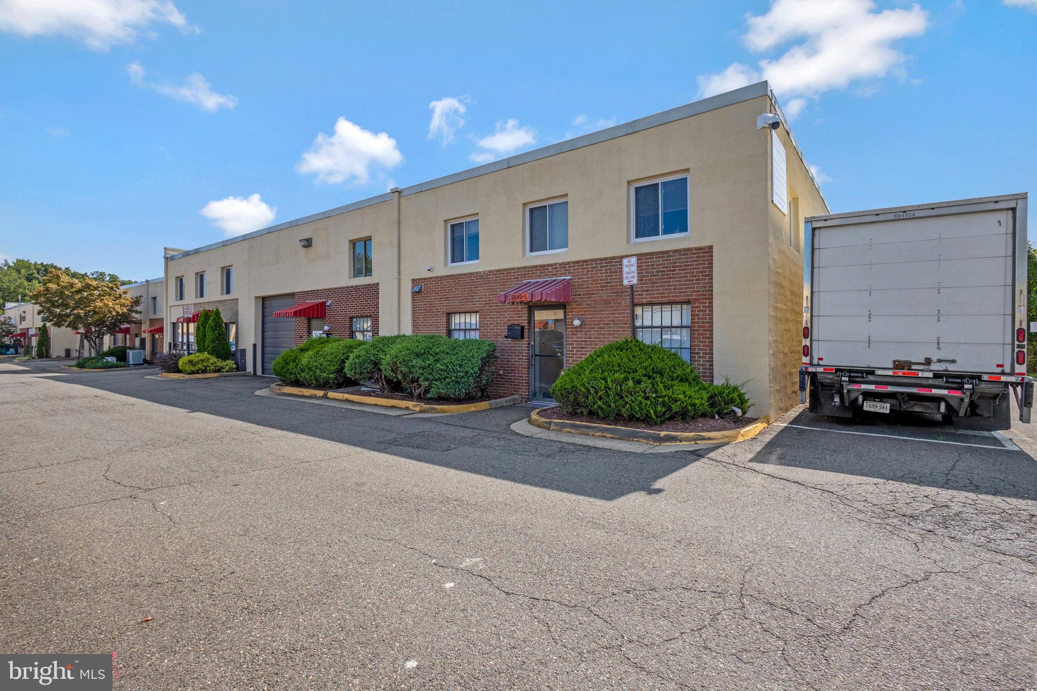 Real estate listing preview #2