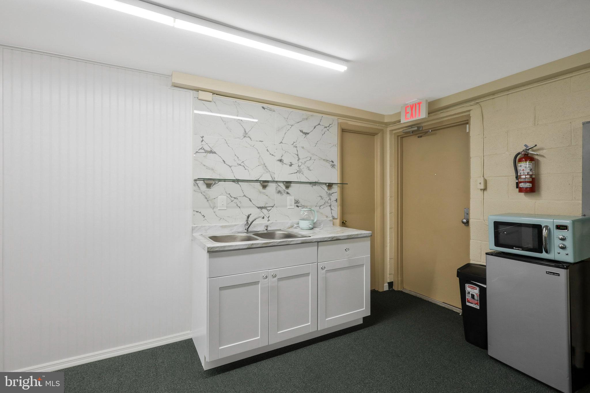 Real estate listing preview #8