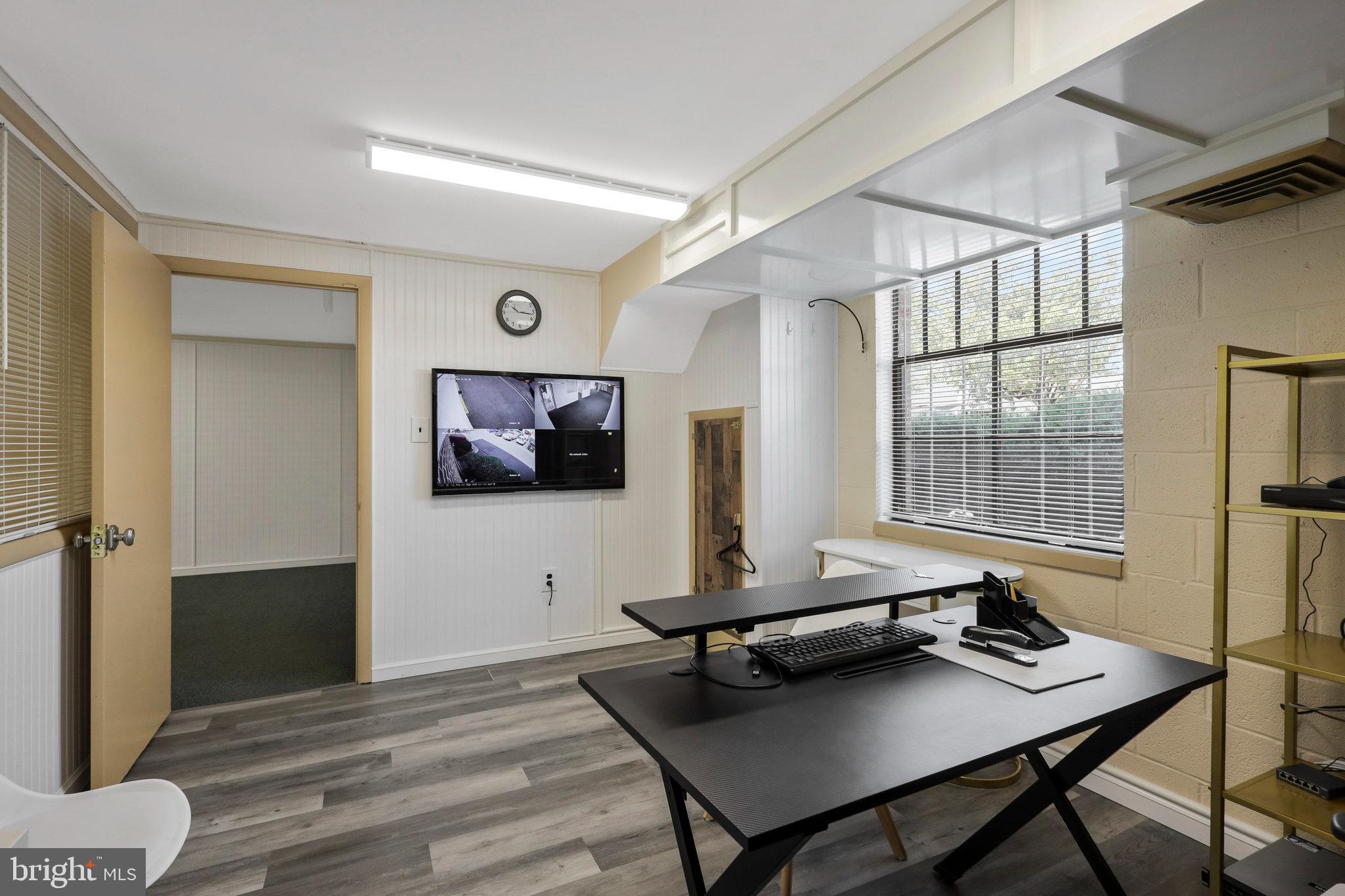 Real estate listing preview #14