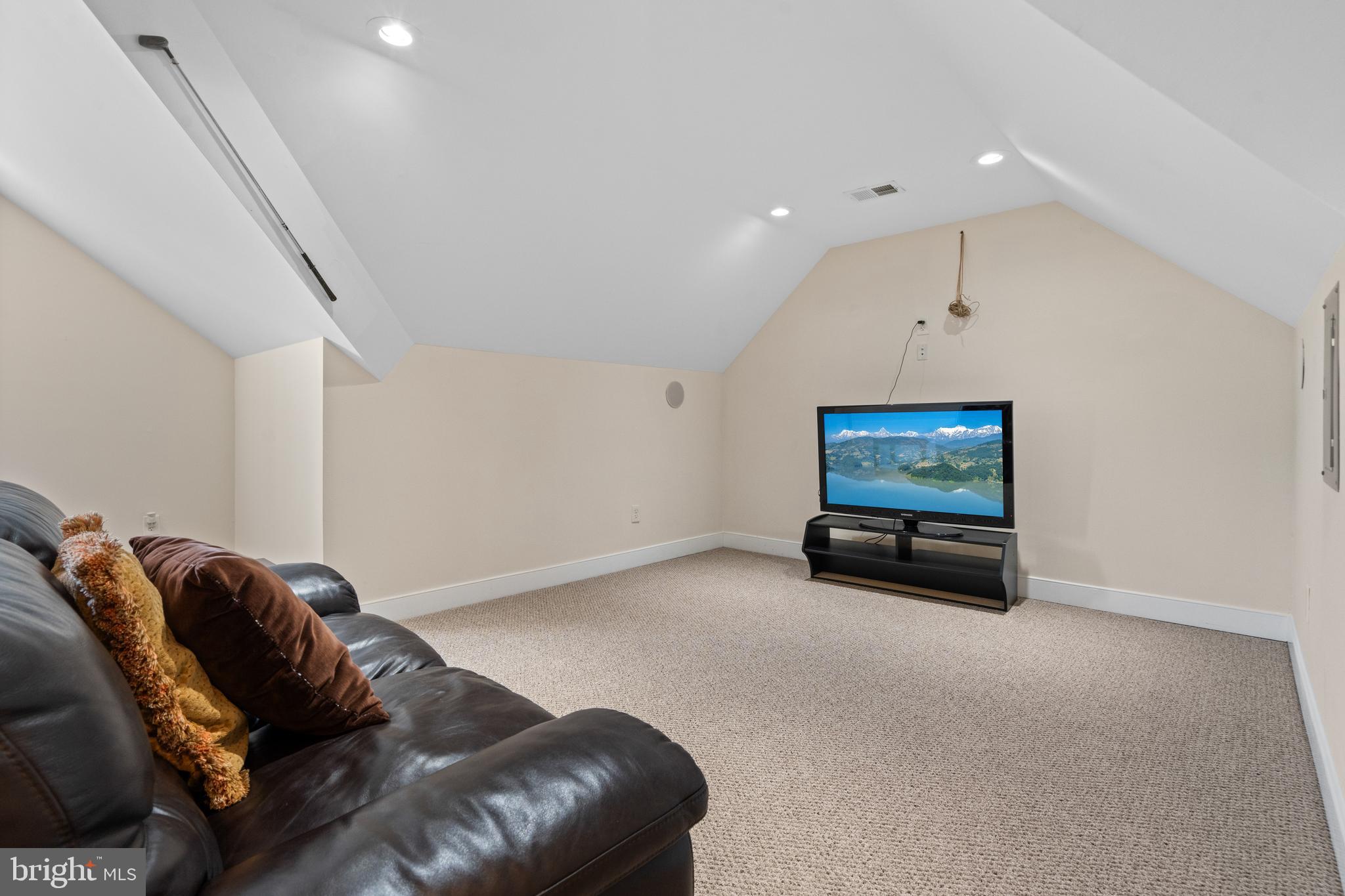 Real estate listing preview #28