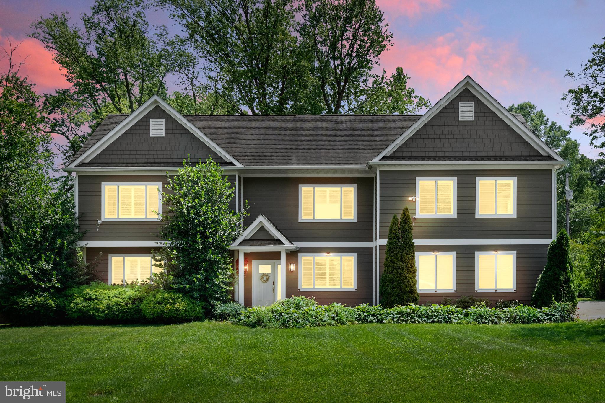 Real estate listing preview #2