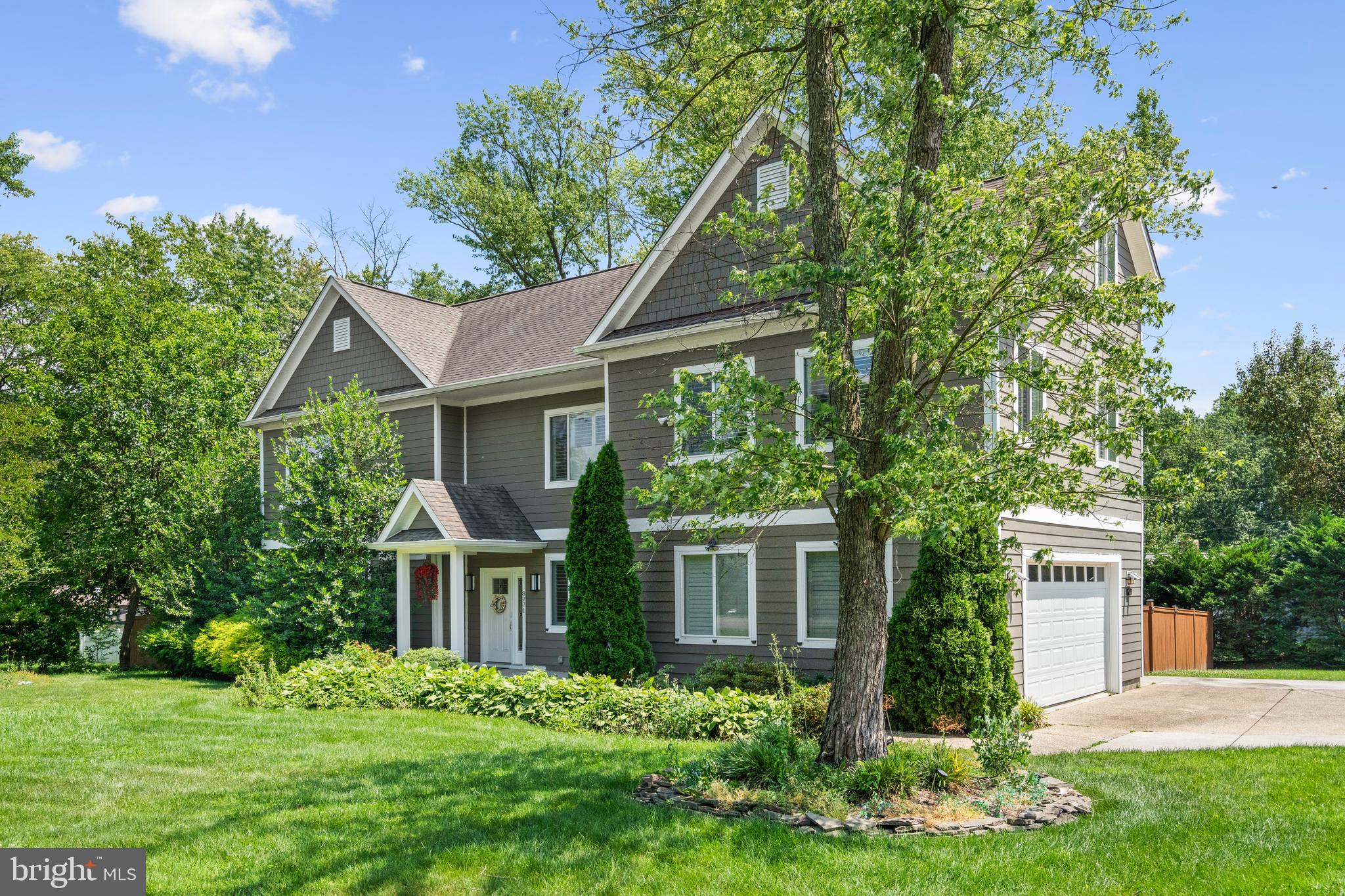 Real estate listing preview #3