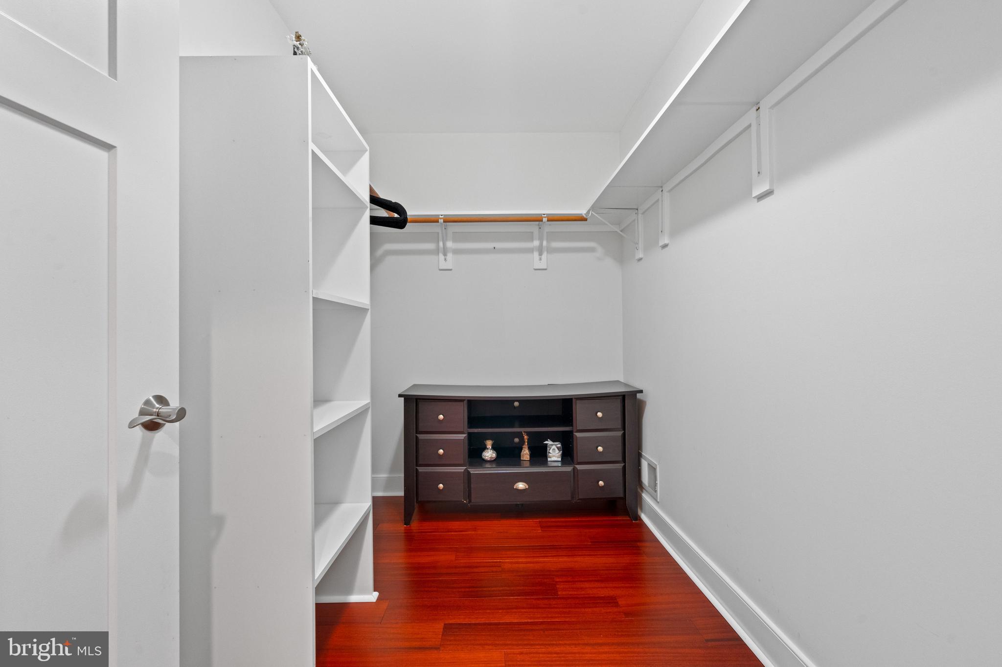 Real estate listing preview #18