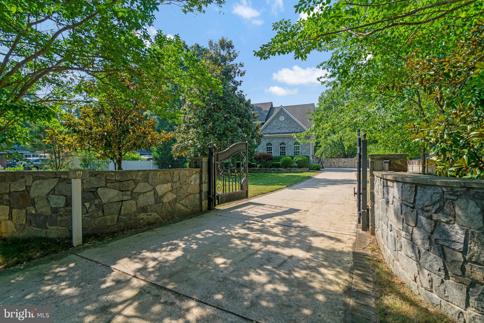 Real estate listing preview #3