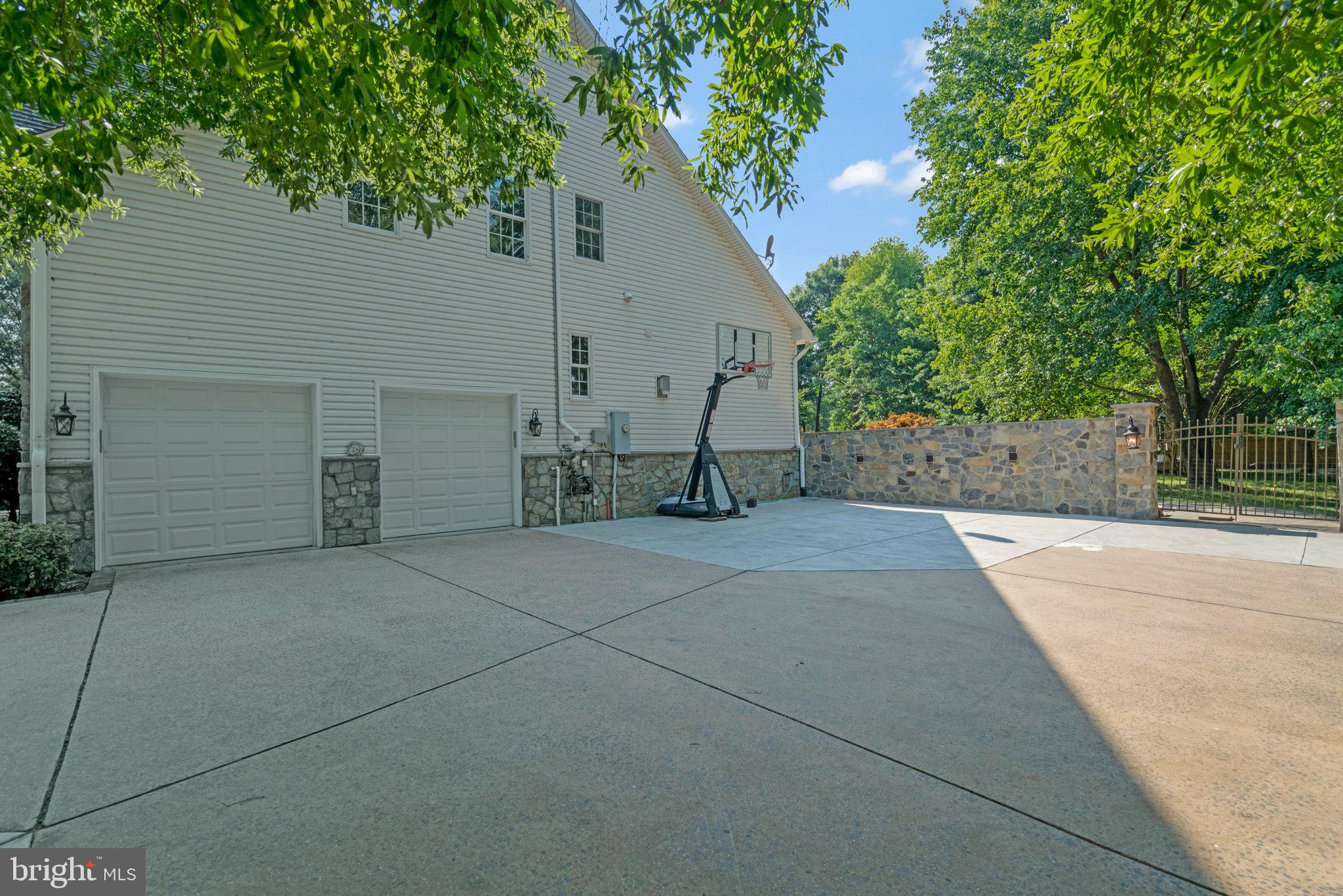 Real estate listing preview #7