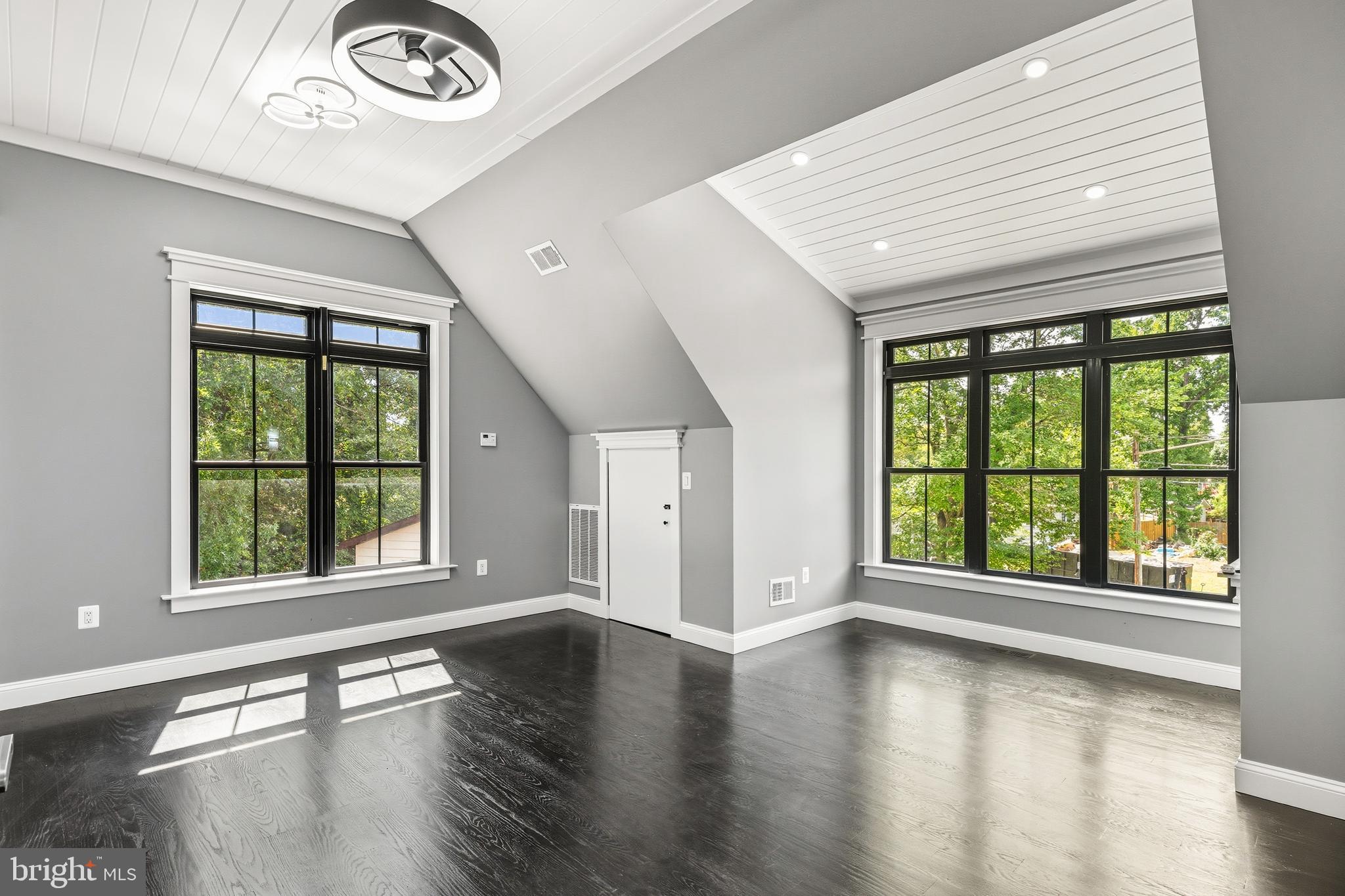 Real estate listing preview #23