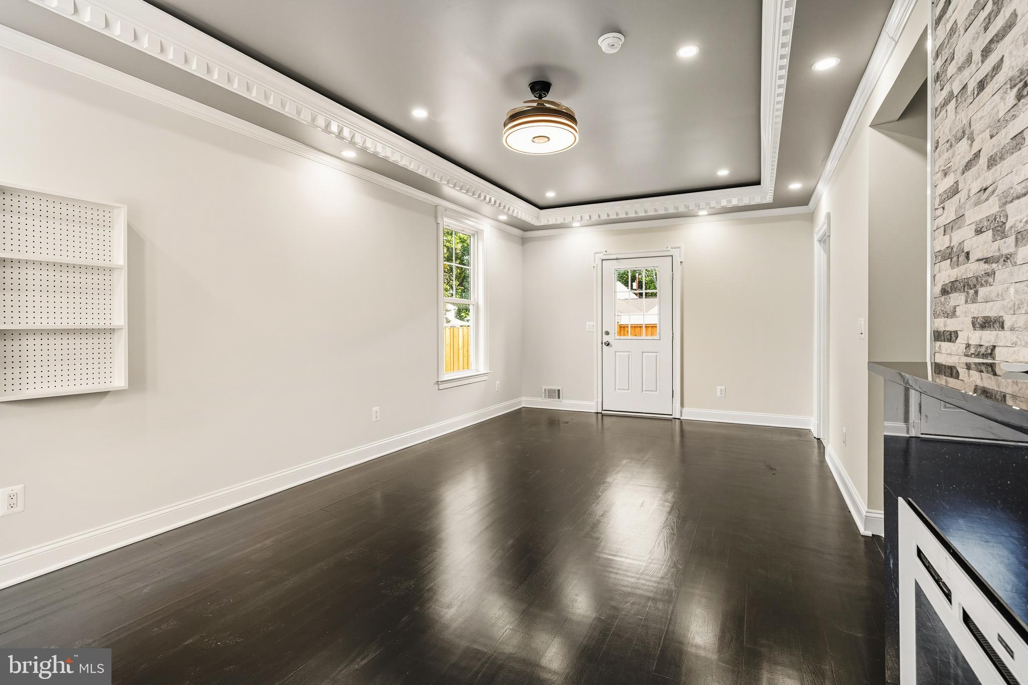 Real estate listing preview #7