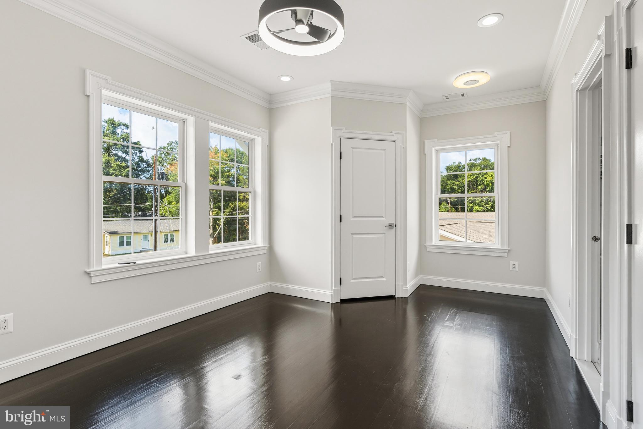 Real estate listing preview #10