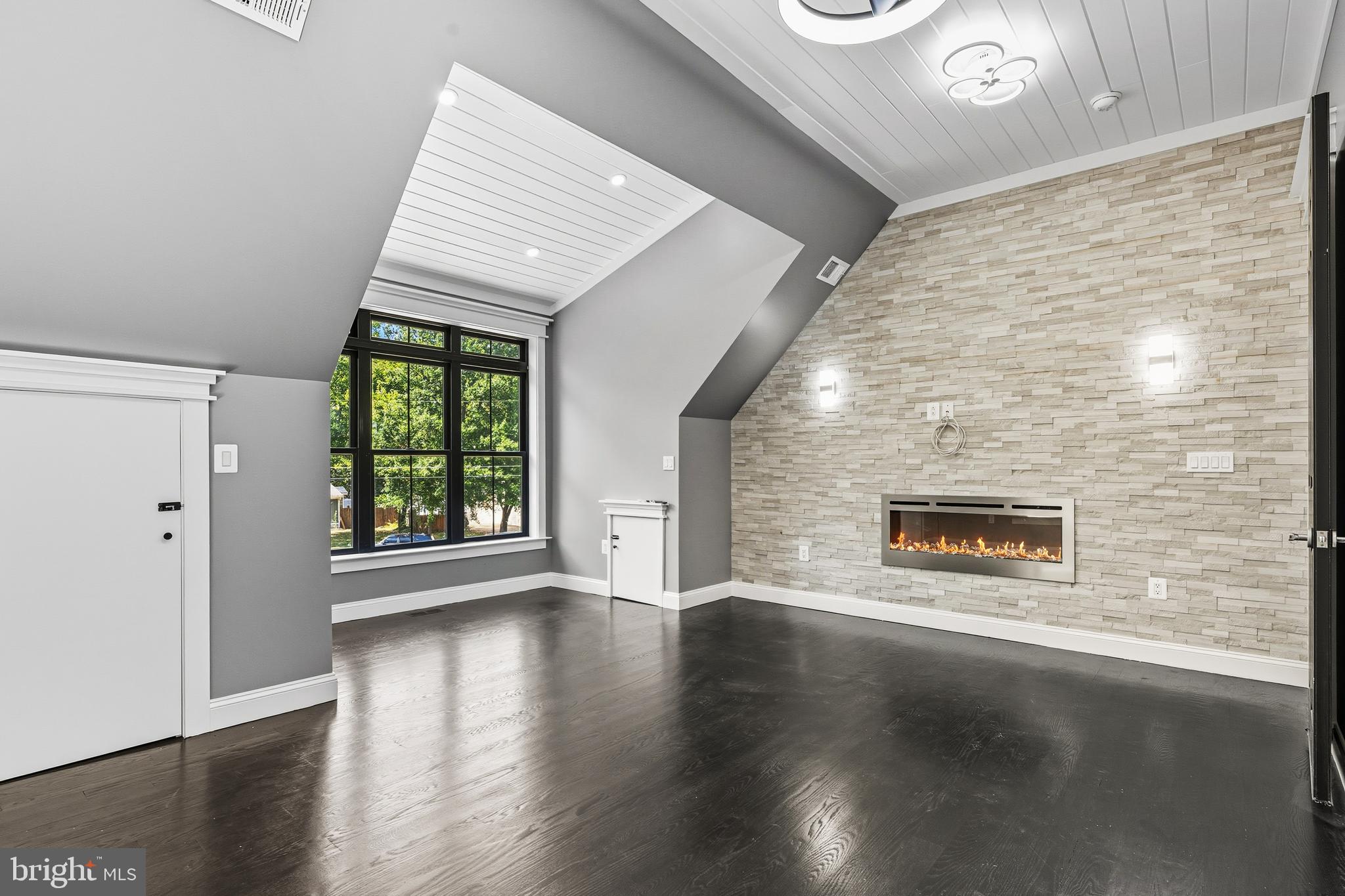 Real estate listing preview #22