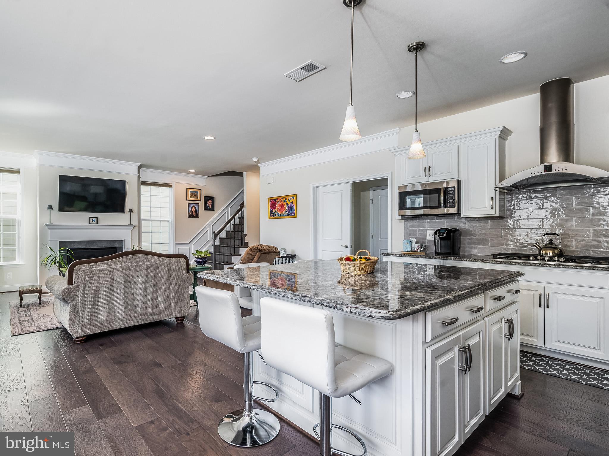 Real estate listing preview #16