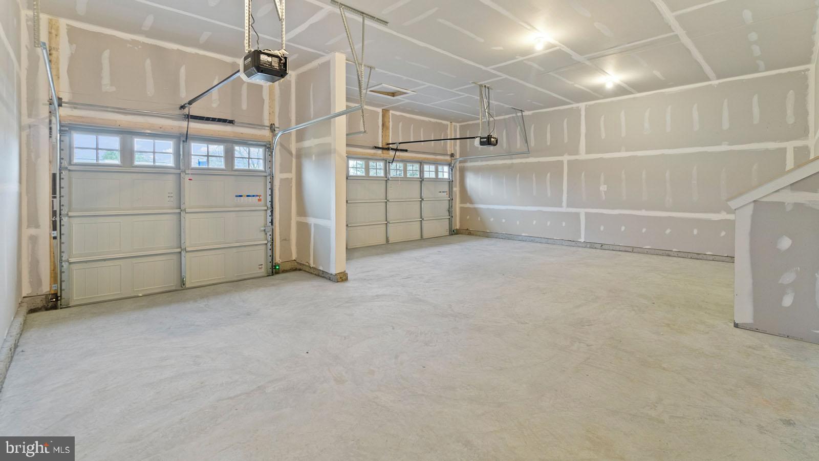 Real estate listing preview #2