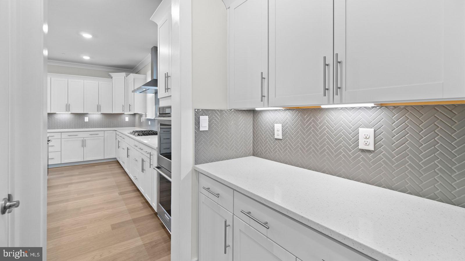 Real estate listing preview #9