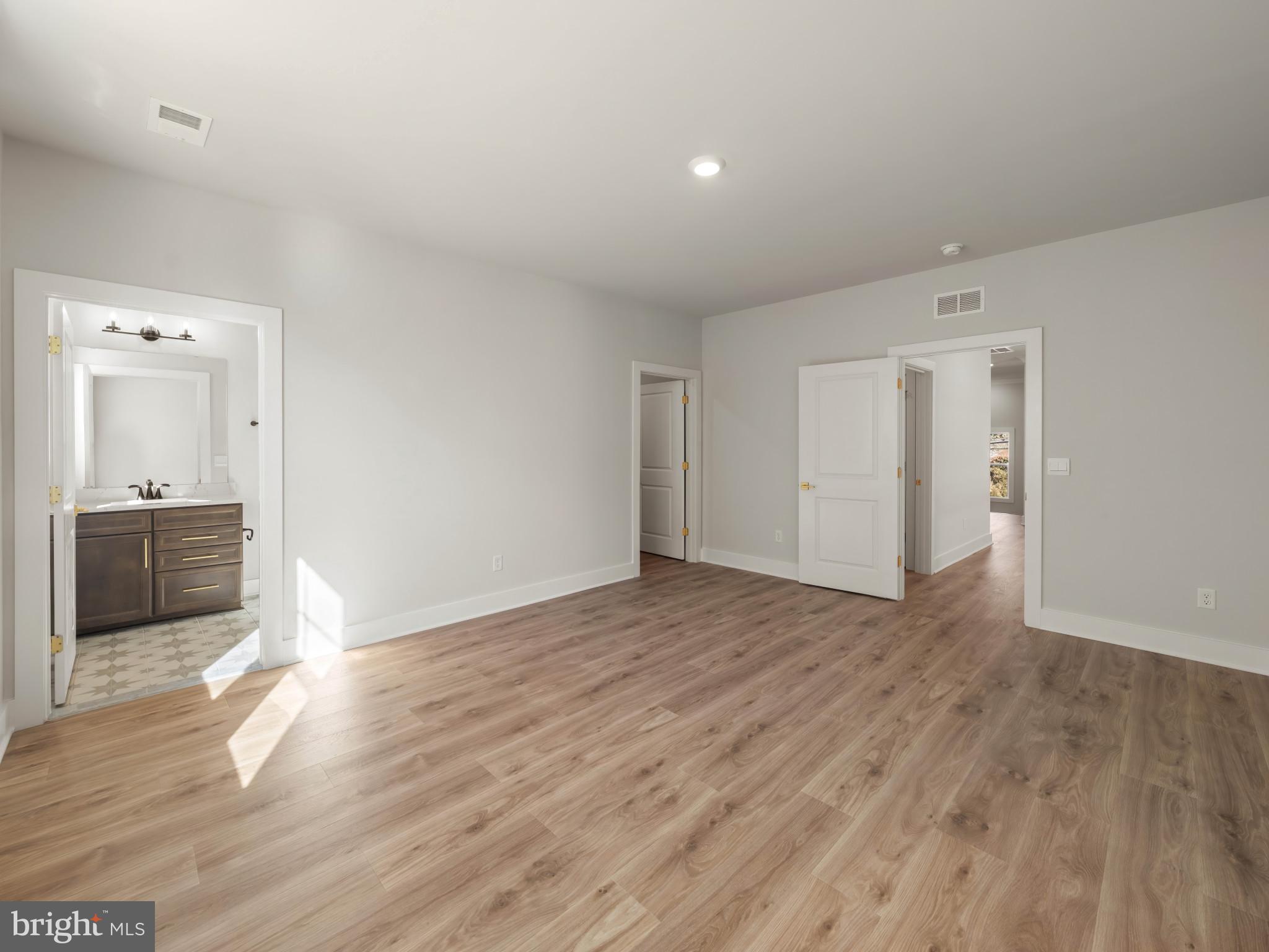 Real estate listing preview #25