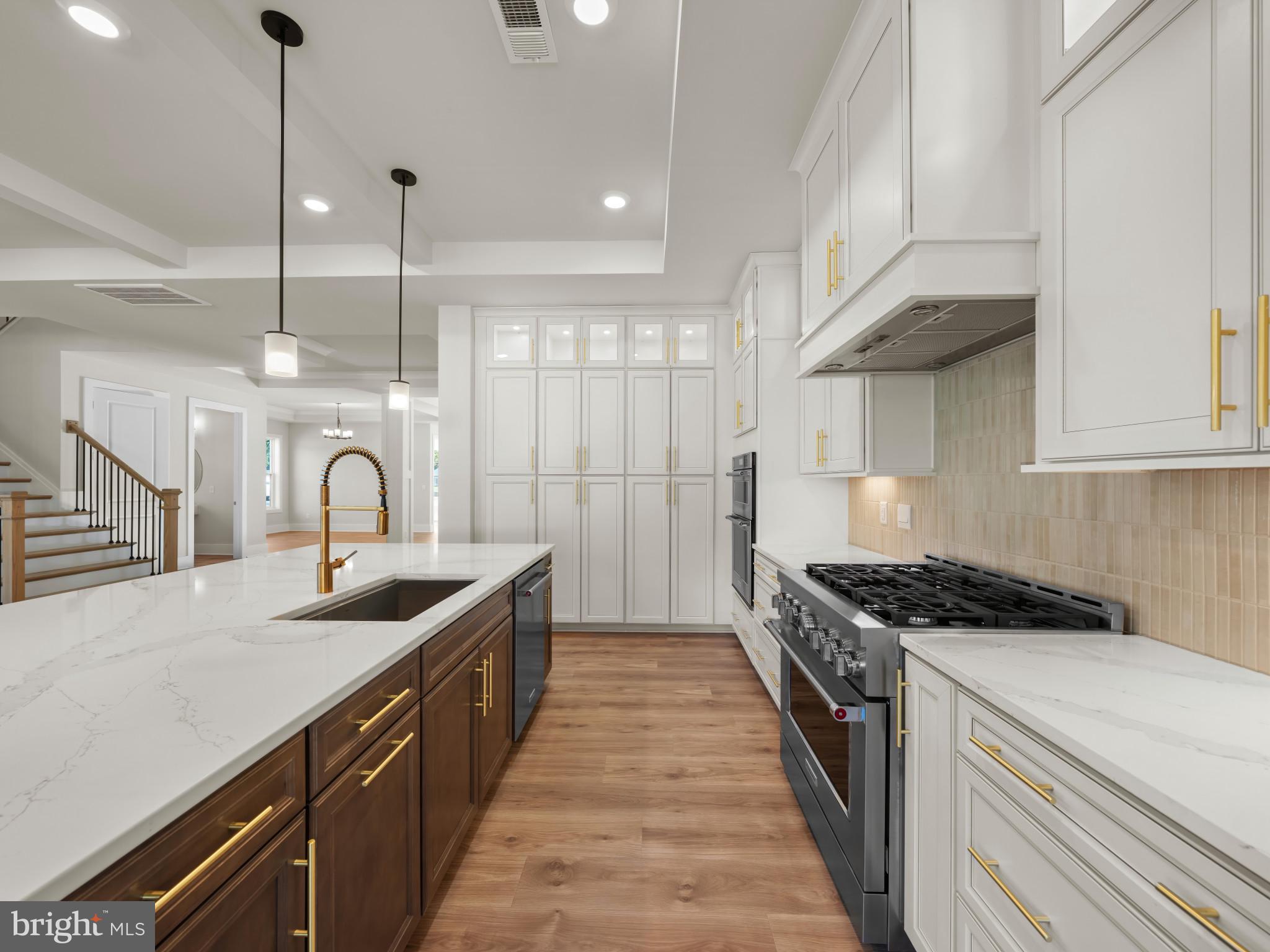 Real estate listing preview #11